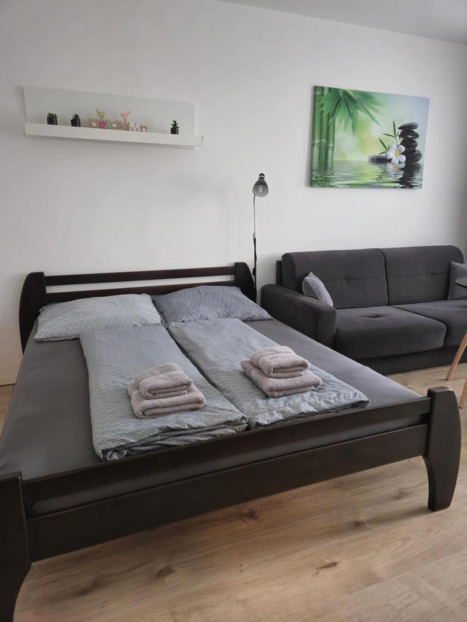 Apartment Klimka With Balcony, Free Wifi And Free Parking Bratislava Esterno foto